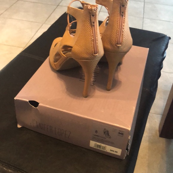 Jennifer Lopez heels - Picture 3 of 3